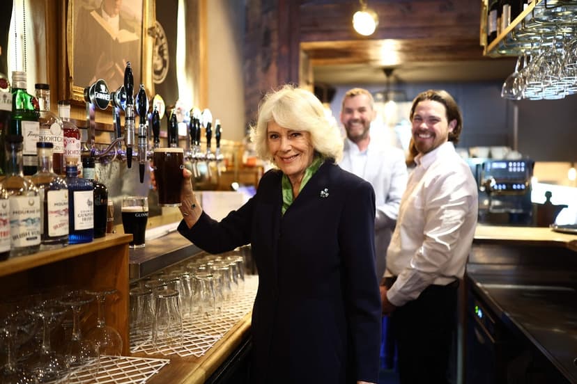 Charles och Camilla på Nordirland