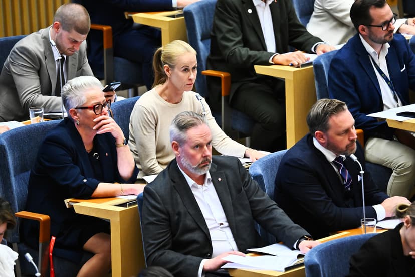 Fullsatt i pleninsalen under omröstning