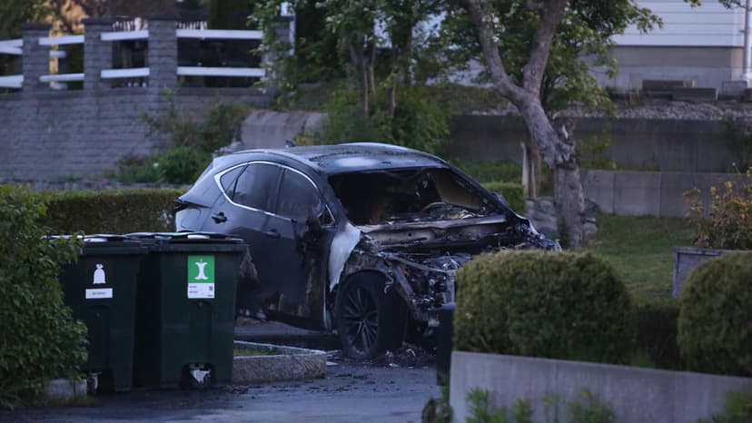Bil förstörd i explosion