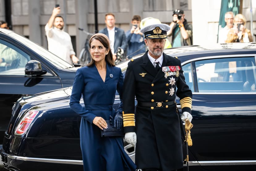 Danmarks kungapar närvarar vid flaggdag